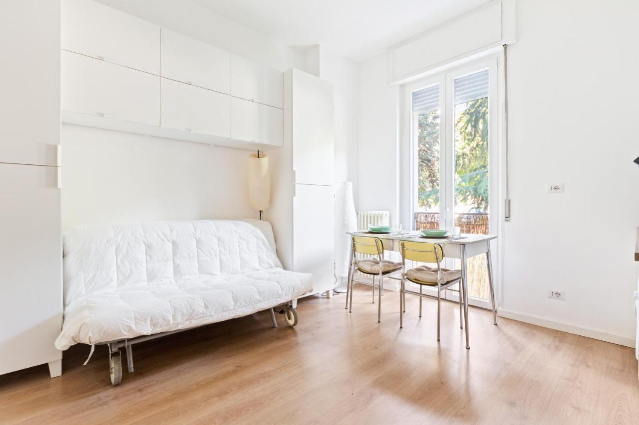 Milano Famagosta Cosy Studio ภายนอก รูปภาพ